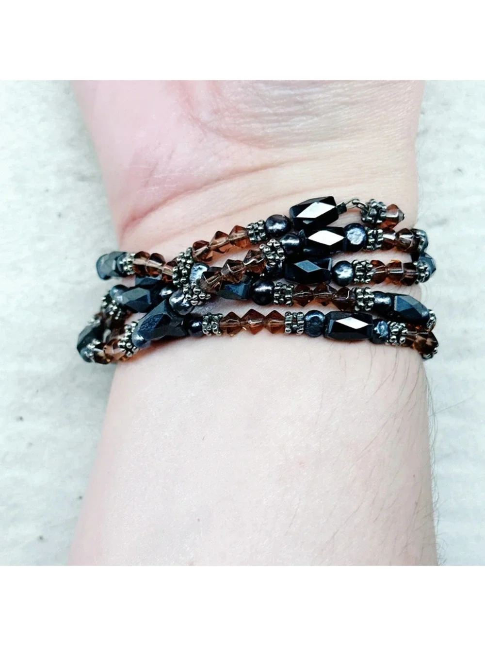 5358mc. Brown Glass Magnet Bracelet